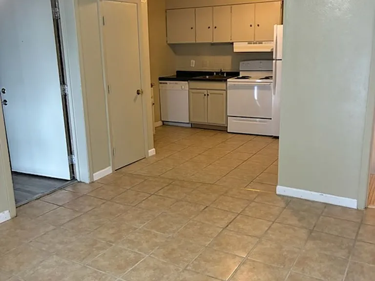 1160 Grand Terrace Dr #7 — Photo 8