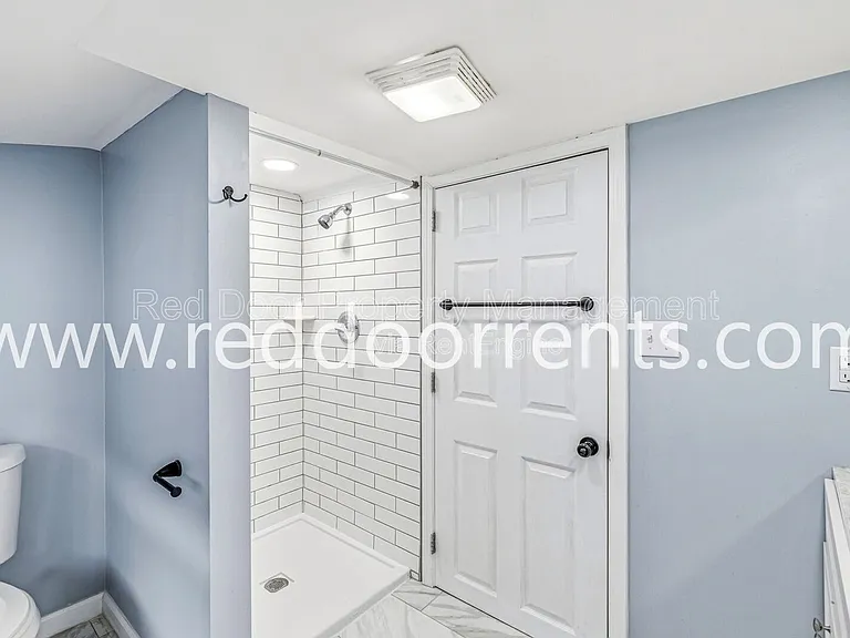 3146 Broadway St — Photo 10