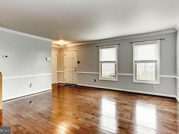 3rd image of 3811 Wagon Wheel Ln