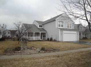 611 Arlington Ln, South Elgin, IL 60177