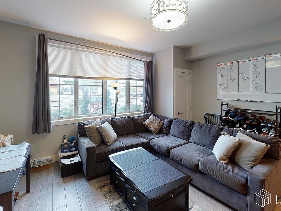 1st image of 326 Bond St #1