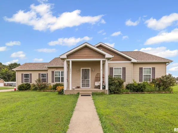 1821 Mark Dr, Sparta, IL 62286