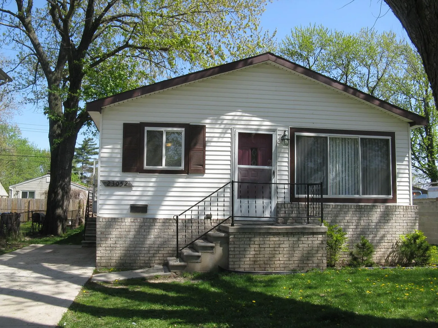 3 bed, 1.5 bath, 1125 sqft, $1,350 — Photo 1