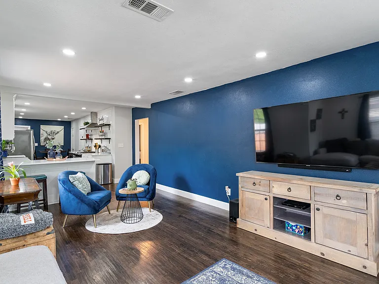 912 S Rosemont Ave — Photo 12