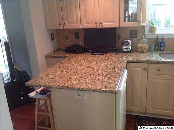 5th image of 573 Leawood Ave