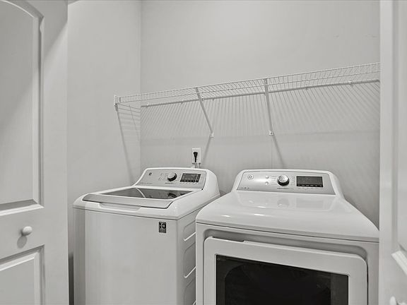 5th image of 406 Senate St