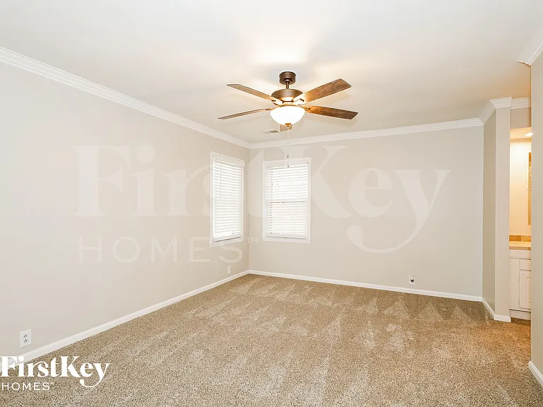 7614 Robin Crest Rd — Photo 9