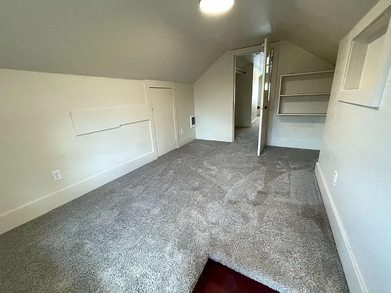 1648 Pearl St — Photo 13
