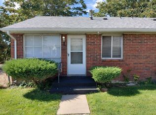 1 Yorkshire Rd, Pueblo, CO 81001