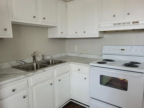 2nd image of 5649 Ryewyck Dr