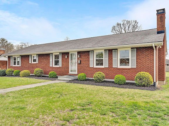 3rd image of 3411 Frontier Rd NW