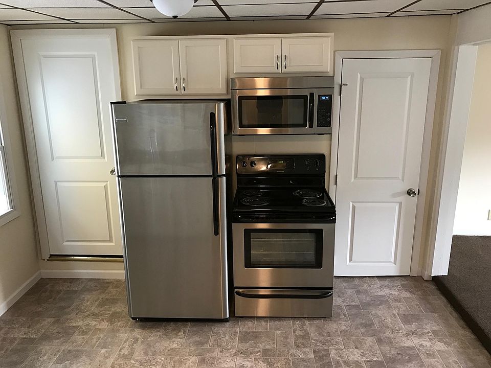 2nd image of 227 Lafayette St #2