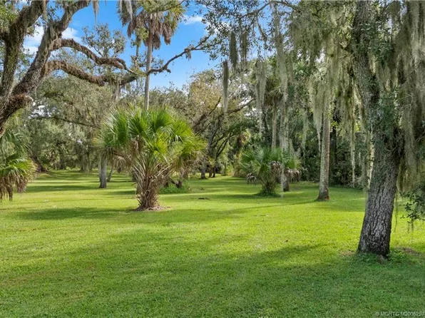 2260 Sweetwater Dr, Fort Pierce, FL 34981