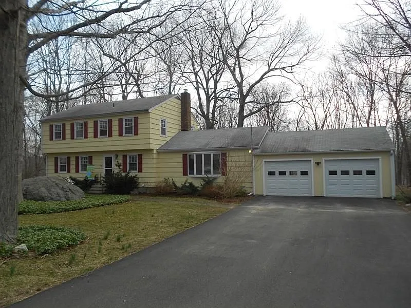 55 Coachlamp Ln photo 1