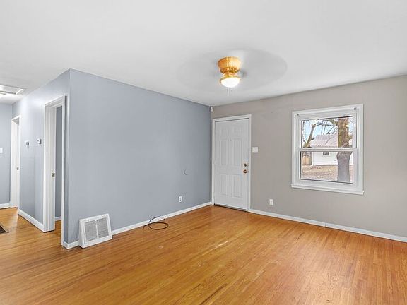 5th image of 417 Crawford Rd