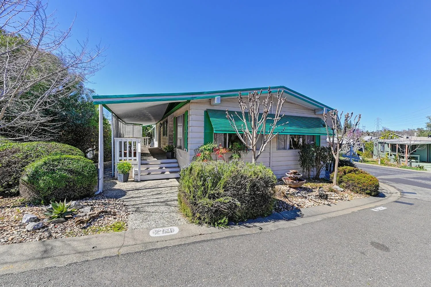 269 Bluebird Ln photo 1
