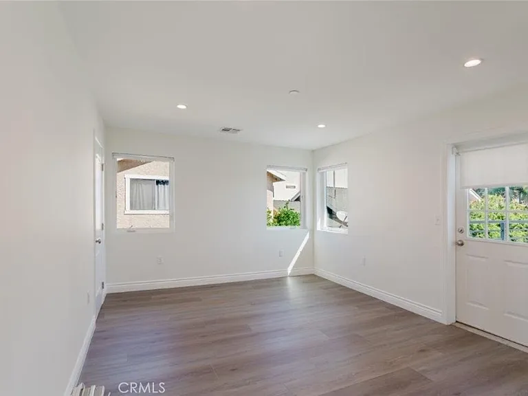1909 Gardena Ave — Photo 20
