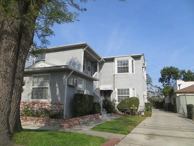 1809 W Alameda Ave #1 — Photo 3