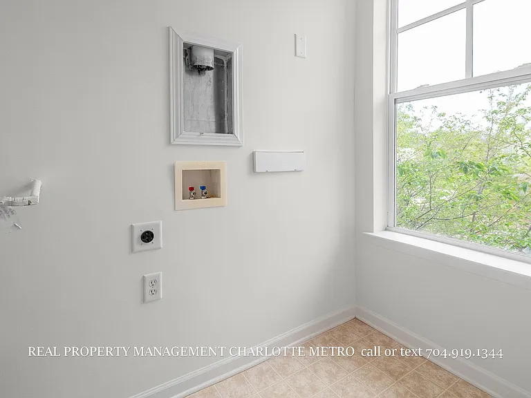 1630 Walnut View Dr — Photo 10