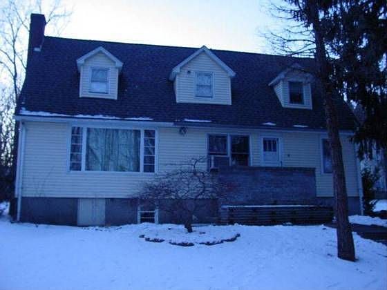 1st image of 3 Karpolet Ln