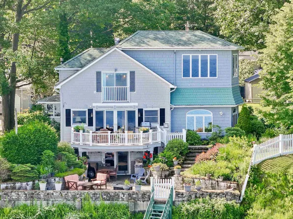 103 Loop Road, Newport City, VT 05855