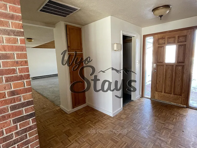 2 Hawk Ln — Photo 3