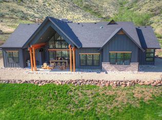 46 Shoemaker Ln, Horseshoe Bend, ID 83629