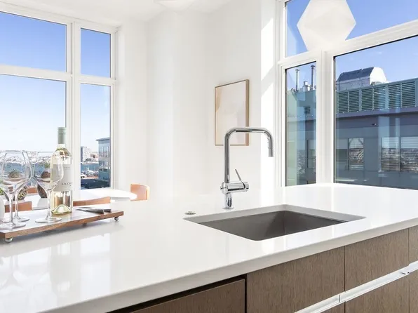 100 Lovejoy Wharf Unit 12A, Boston, MA 02114