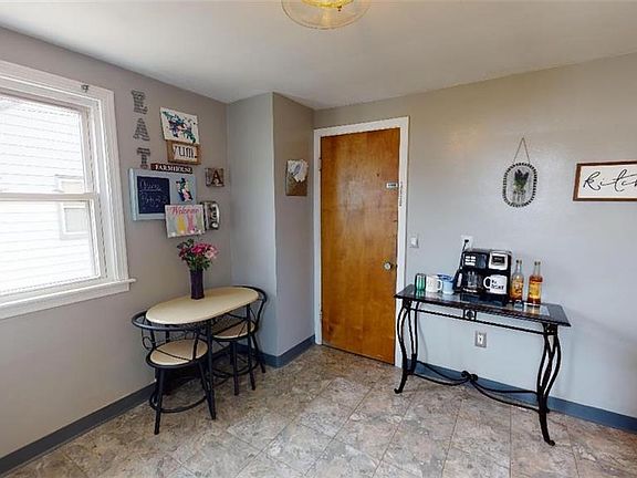 4th image of 26 Norine Dr