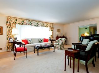 32 Meadow Rd, Scarsdale, NY 10583