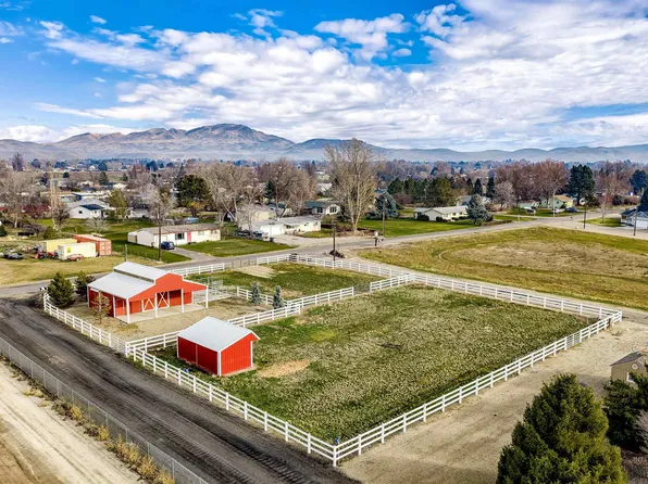 1639 Shire Ln, Emmett, ID 83617
