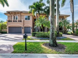 81 Peregrine Ave, Plantation, FL 33324