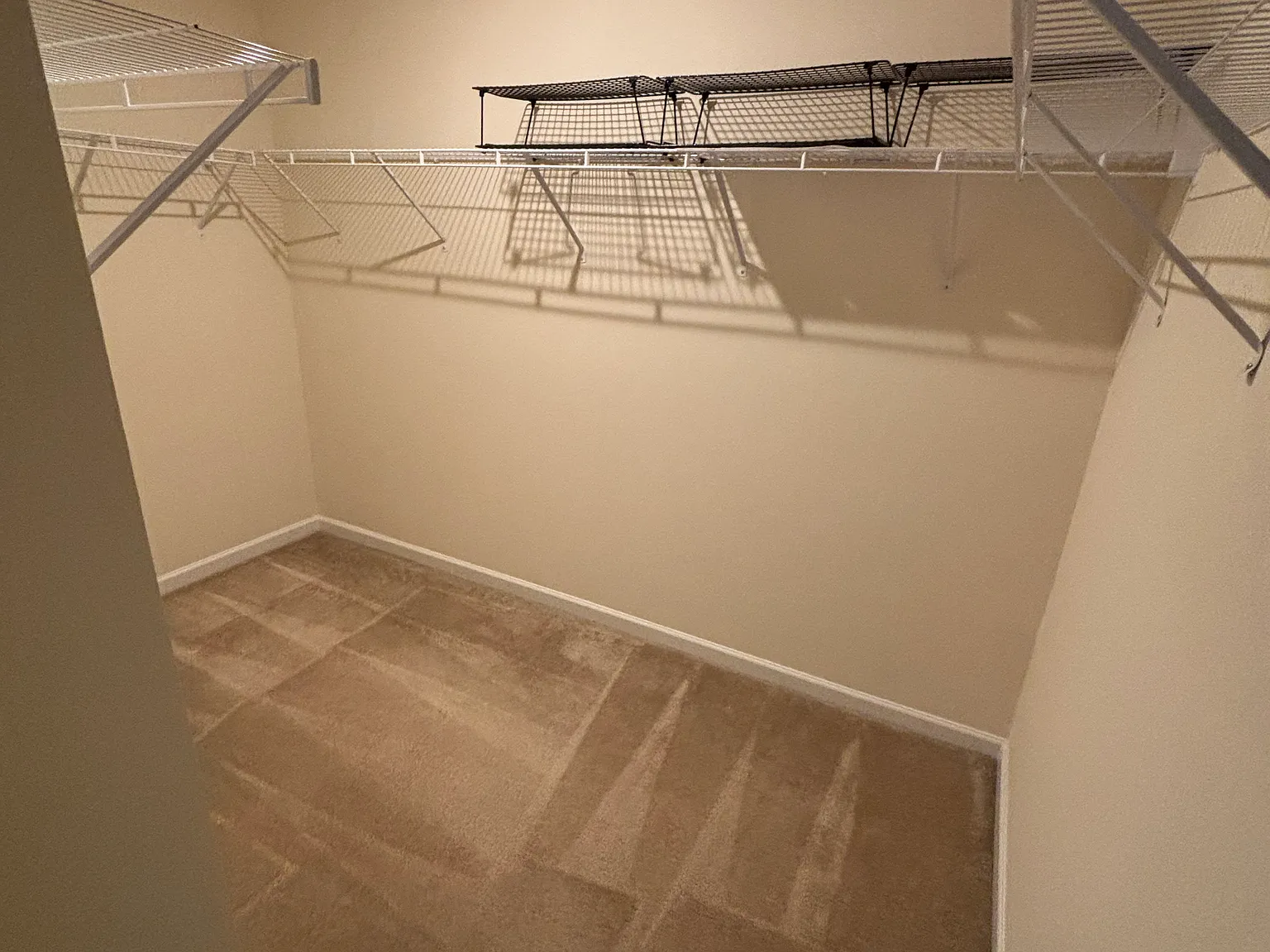 3 bed, 2.5 bath, 1525 sqft, $1,900 — Photo 3