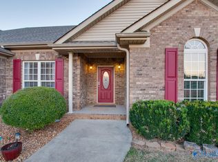 233 Bonaire Dr, Huntsville, AL 35811