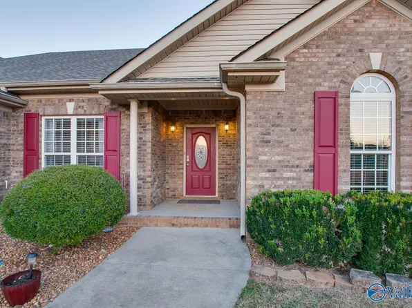 233 Bonaire Dr, Huntsville, AL 35811