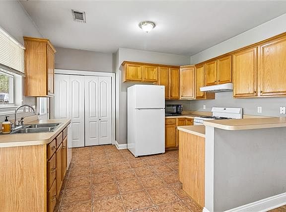 4th image of 39350 Brookfield Dr