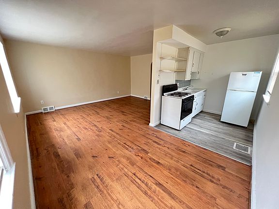 3rd image of 2200 Longshore Ave Floor 1