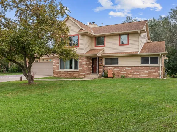 4460 North 158th STREET, Brookfield, WI 53005