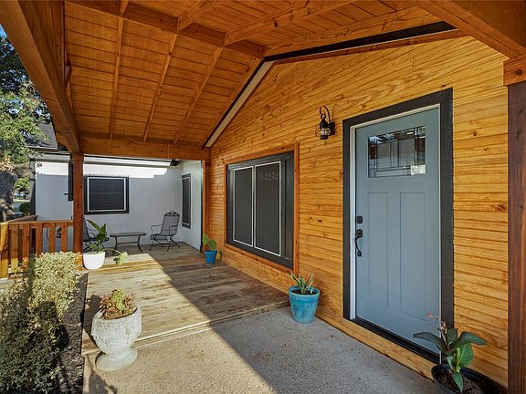 3rd image of 10595 Northlake Cir