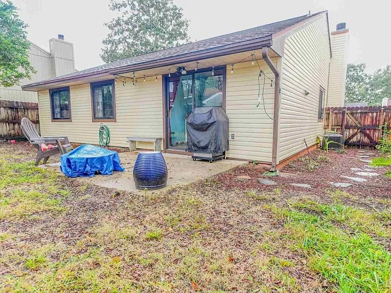 1030 Alderwood Way — Photo 3