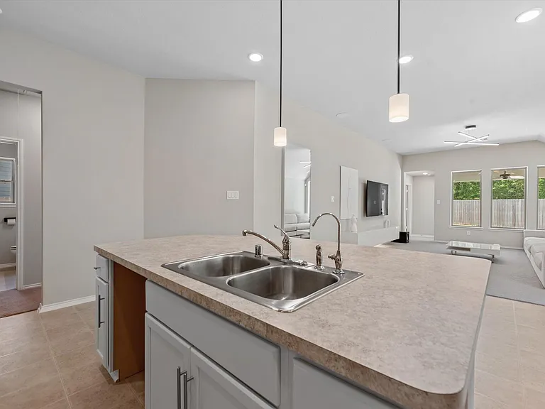 2901 Yaupon Grove Ln — Photo 16