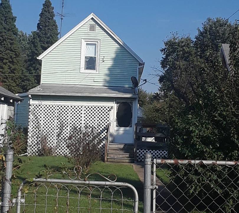 2nd image of 1015 10th St