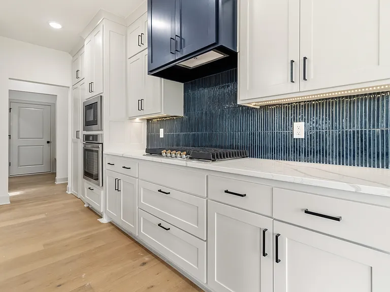 910 Trestle Ln — Photo 11