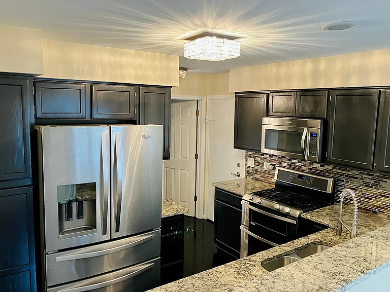 Granite countertops , stainless steel appliances