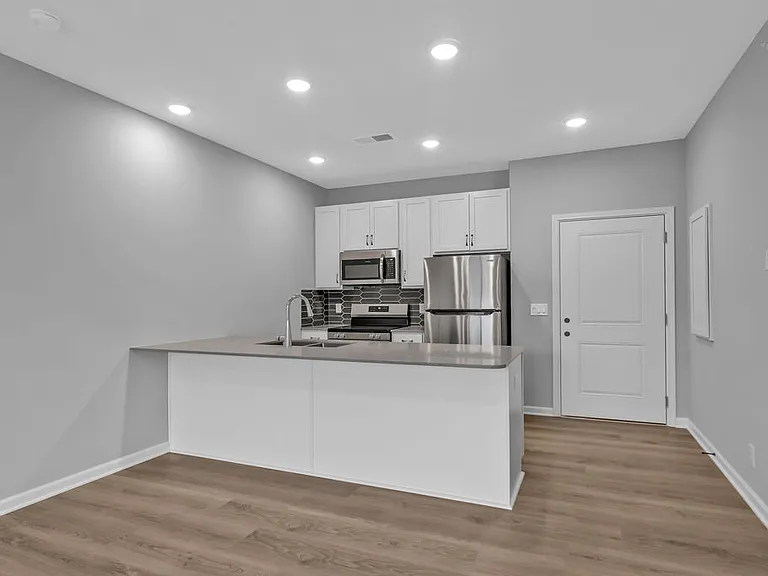 The Creek Apartments — Photo 2