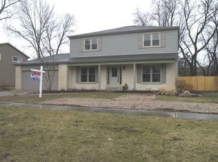 1114 Montgomery Dr, Deerfield, IL 60015