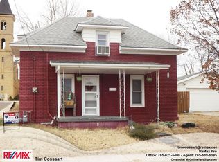 816 Cedar St, Victoria, KS 67671