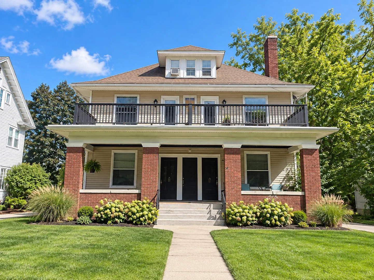 314 N Sycamore St — Photo 4
