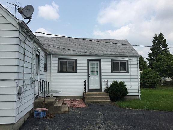 5th image of 109 N Marilyn Ave
