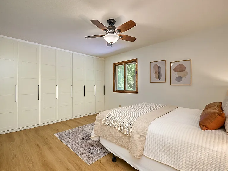 565 Transit Ave — Photo 4